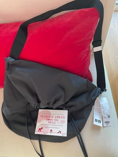 Customer photo review of Uniqlo Unisex Drawstring Bag Black - Hemen Kargoda