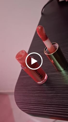 Customer video review of LIP GLOSS  1ST SCENE