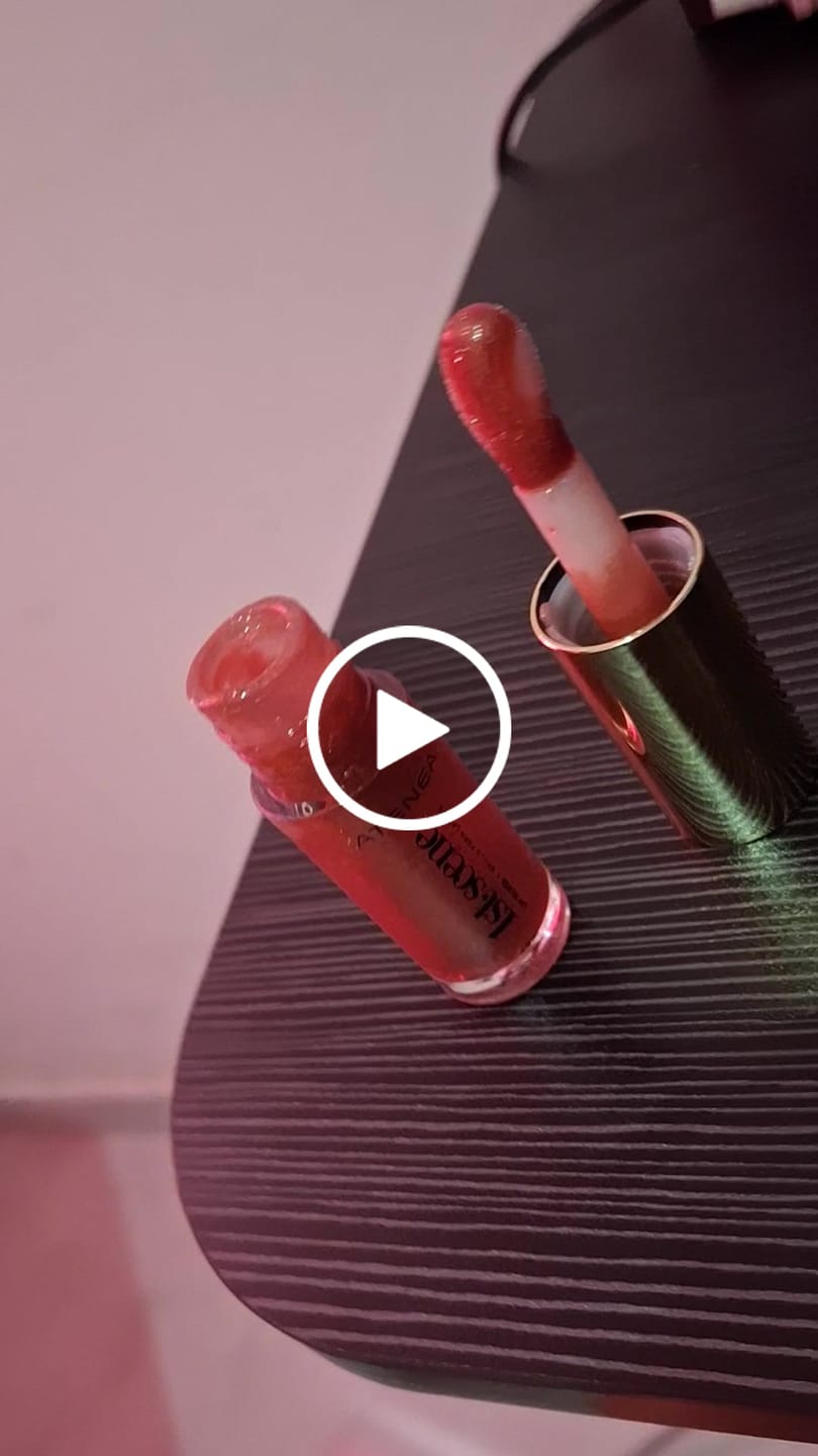Customer video review of LIP GLOSS  1ST SCENE