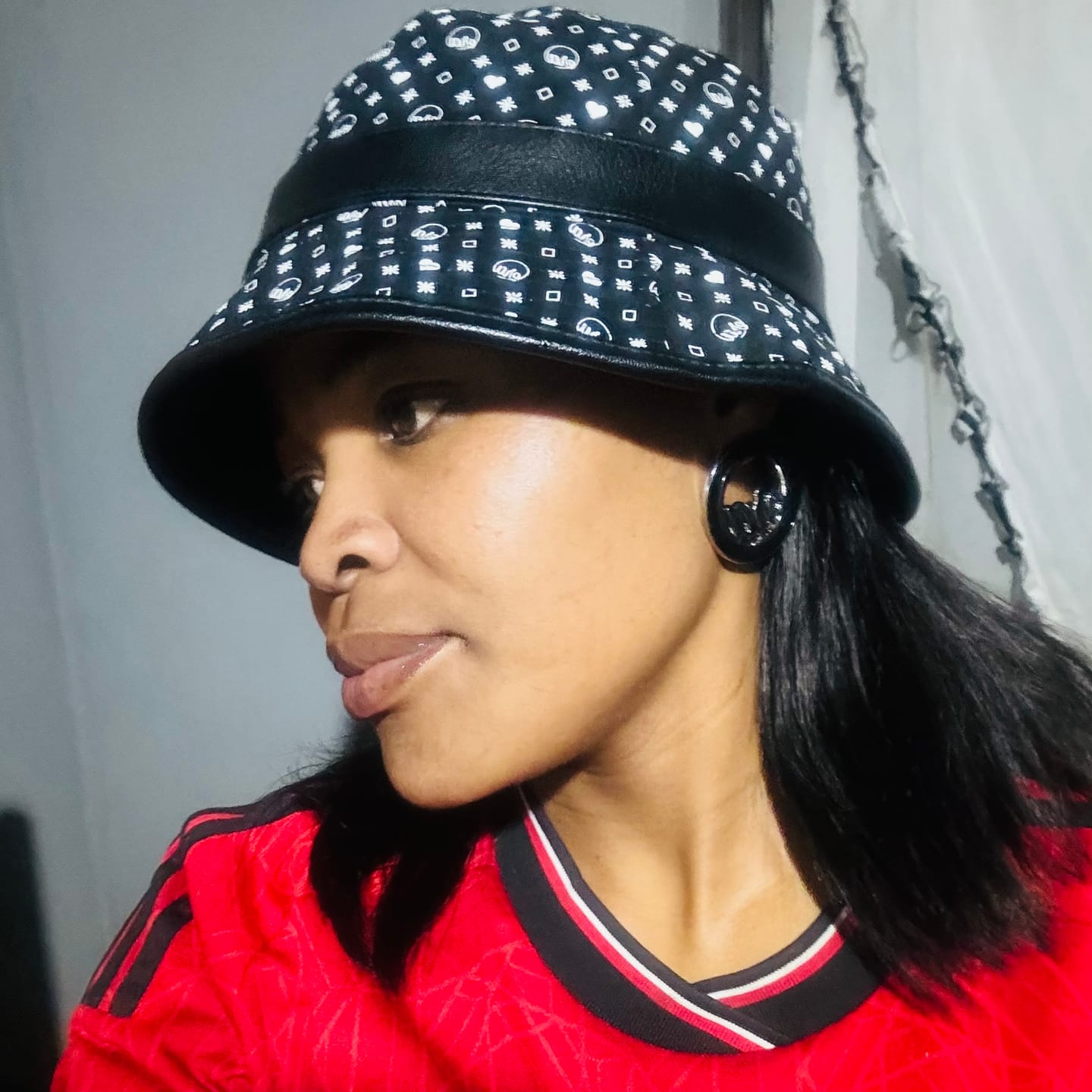 Customer photo review of Era Bucket Hat