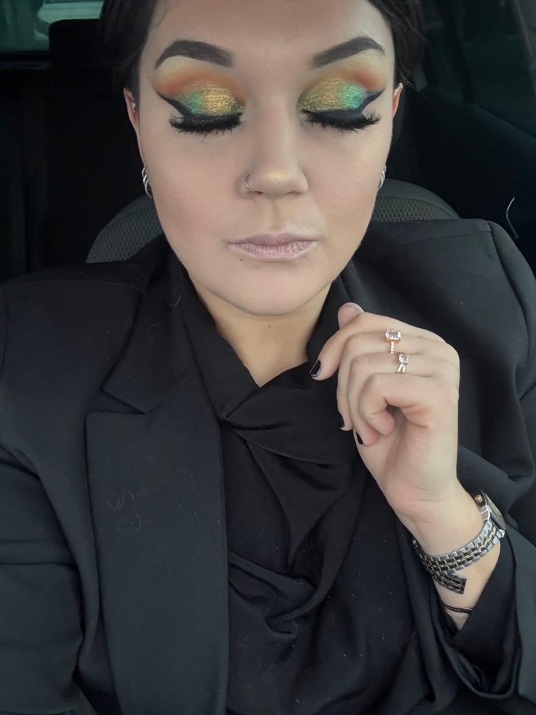 Customer photo review of Mandela Marbled Multichrome Magnetic Eyeshadow Palette