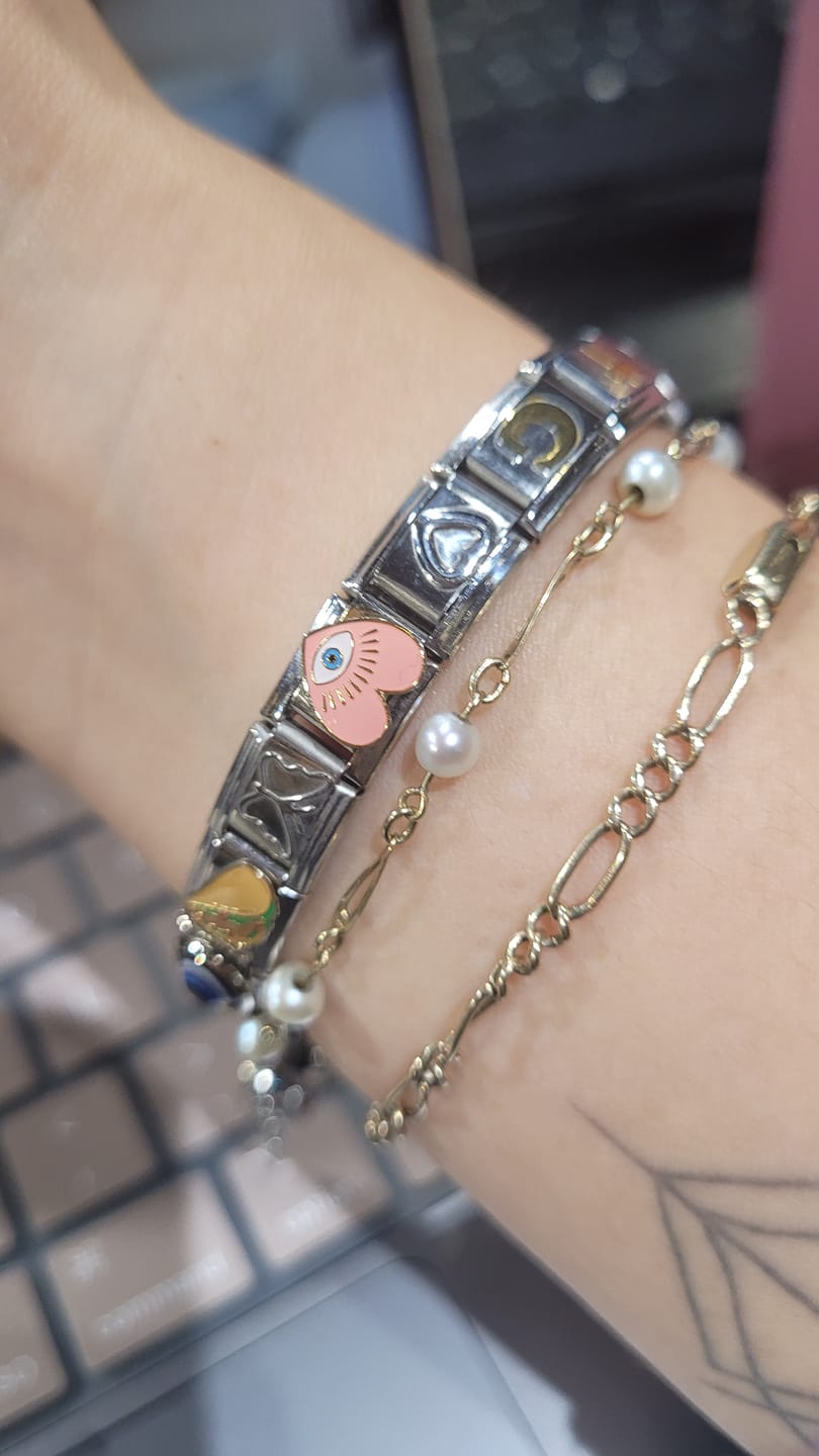 Customer photo review of Charm Ojo suerte