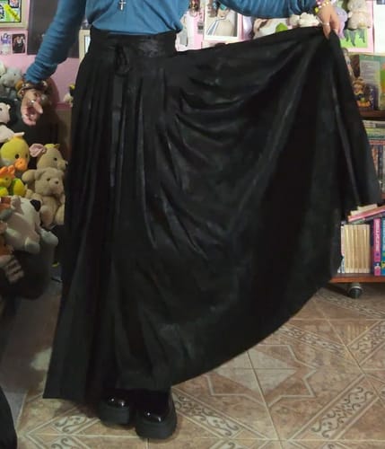 Customer photo review of Hua Zhi 花枝 Flower Branch Song Dynasty Satin Floral Baidiequn Skirt