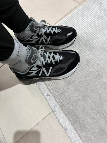 Customer photo review of New Balance 990v6 Grey Junior GC990GL6