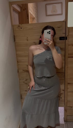 Customer photo review of Polera Asimetrica Estrellas Grey