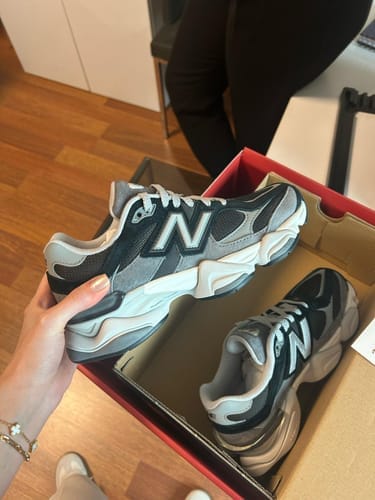 Customer photo review of New Balance 9060 Black/Castlerock U9060JBD