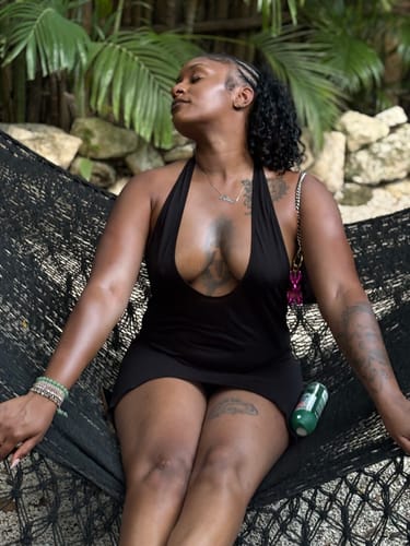 Ronnecka W. review of Seamless Body Harness (Grey) image 1 out of 2