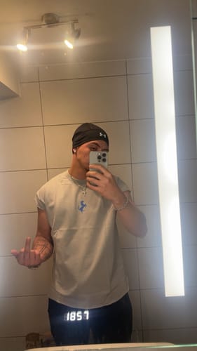 Customer photo review of MIAMI GP 44 MUSCLE TEE