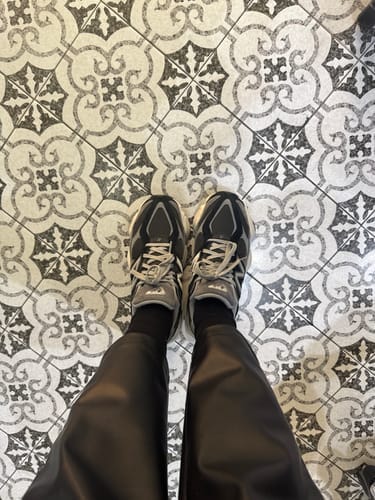 Customer photo review of New Balance 9060 Black/Castlerock U9060JBD