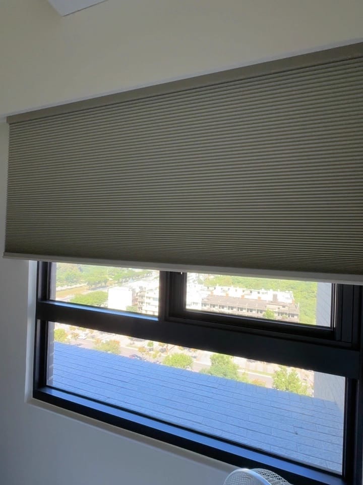 Customer photo review of Bringnox Blackout Motorized Cellular Shades