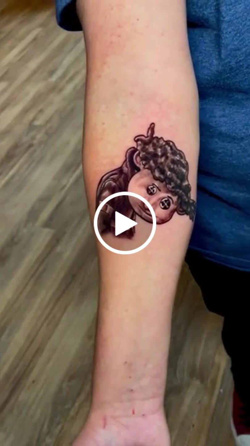 Customer video review of T&T AWE Tattoo Needles Round Liner (20 pcs/box)