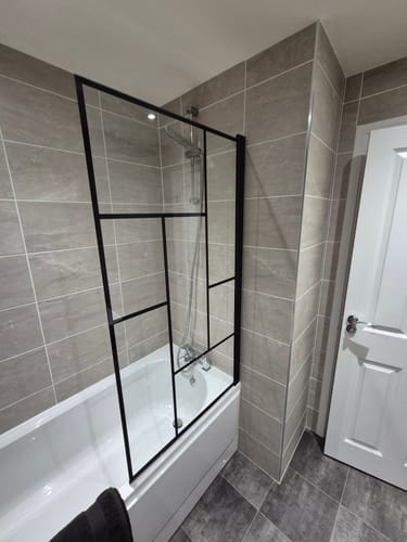 Customer photo review of Matt Black 1400mm Abstract Square Bath Screen