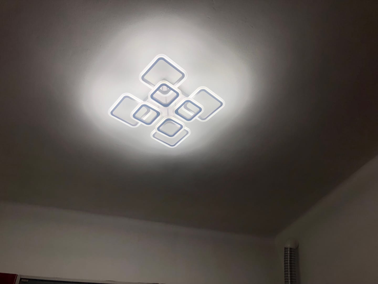 Customer photo review of Lustra LED 4+4 SQUARE GIGANT Echivalent 1000W Telecomanda