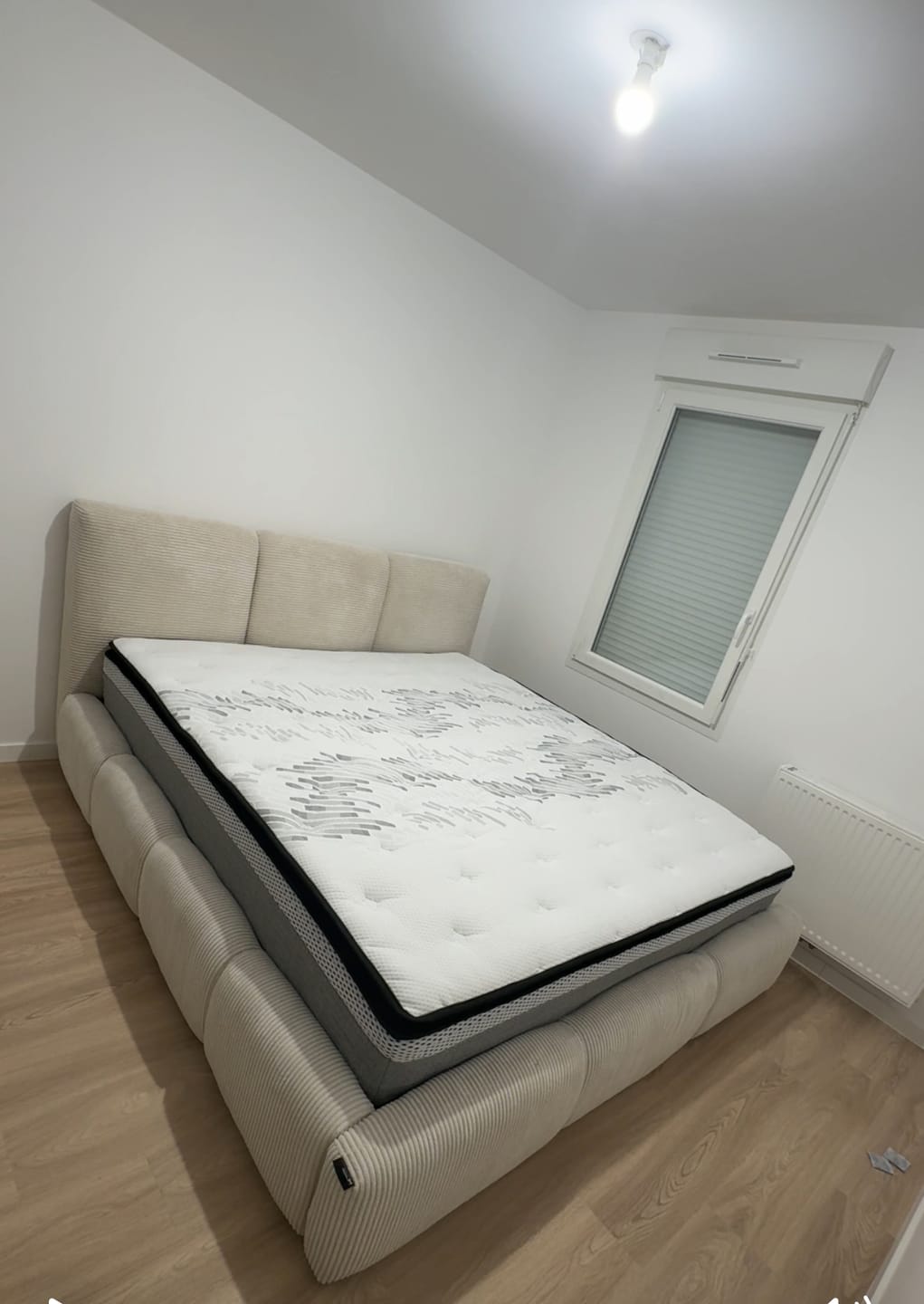 Customer photo review of Matelas avec sur-matelas intégré épaisseur 33CM - EVEREST