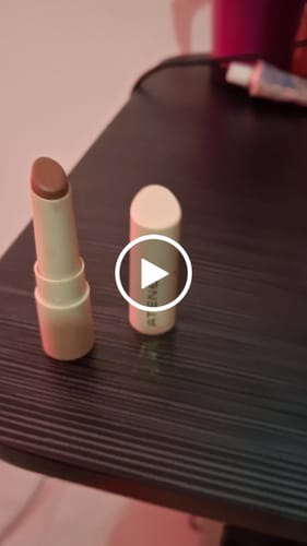 Customer video review of LABIAL VELVET EN BARRA
