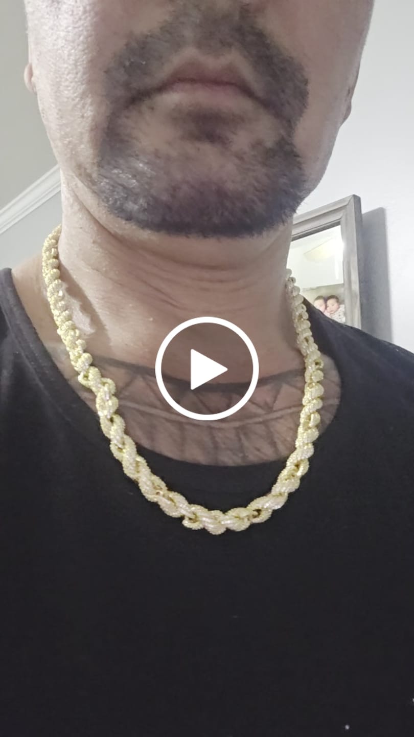 Customer video review of 8mm Premium Thick Iced Out Rope Chain