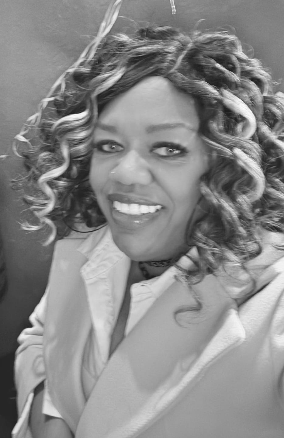 Customer photo review of Sensationnel Chic Bob Butta Lace Glueless 5" Deep Lace Part Wig - LOB UNIT 9