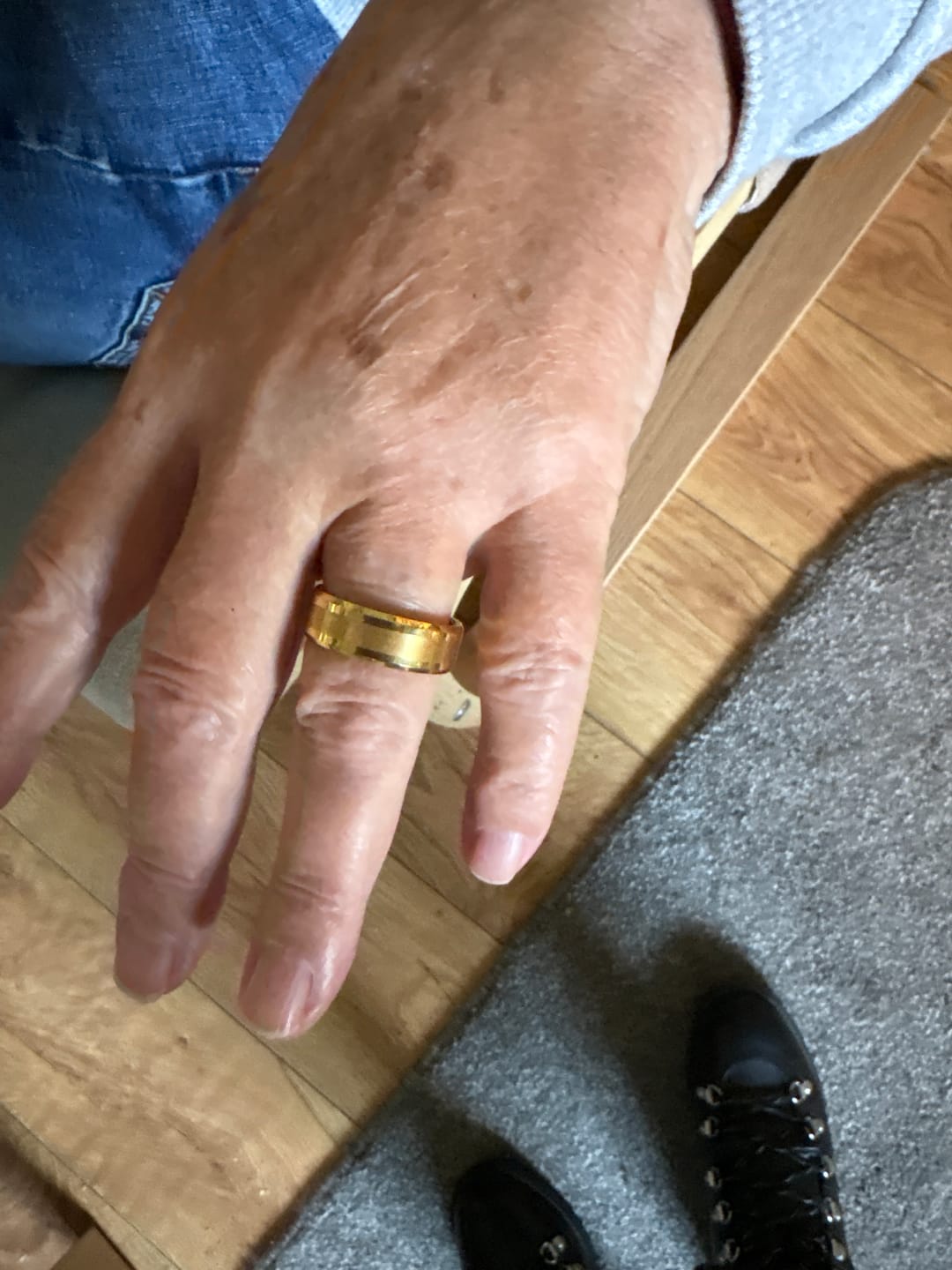 Customer photo review of Gold Brushed 8mm Wonder Ring
