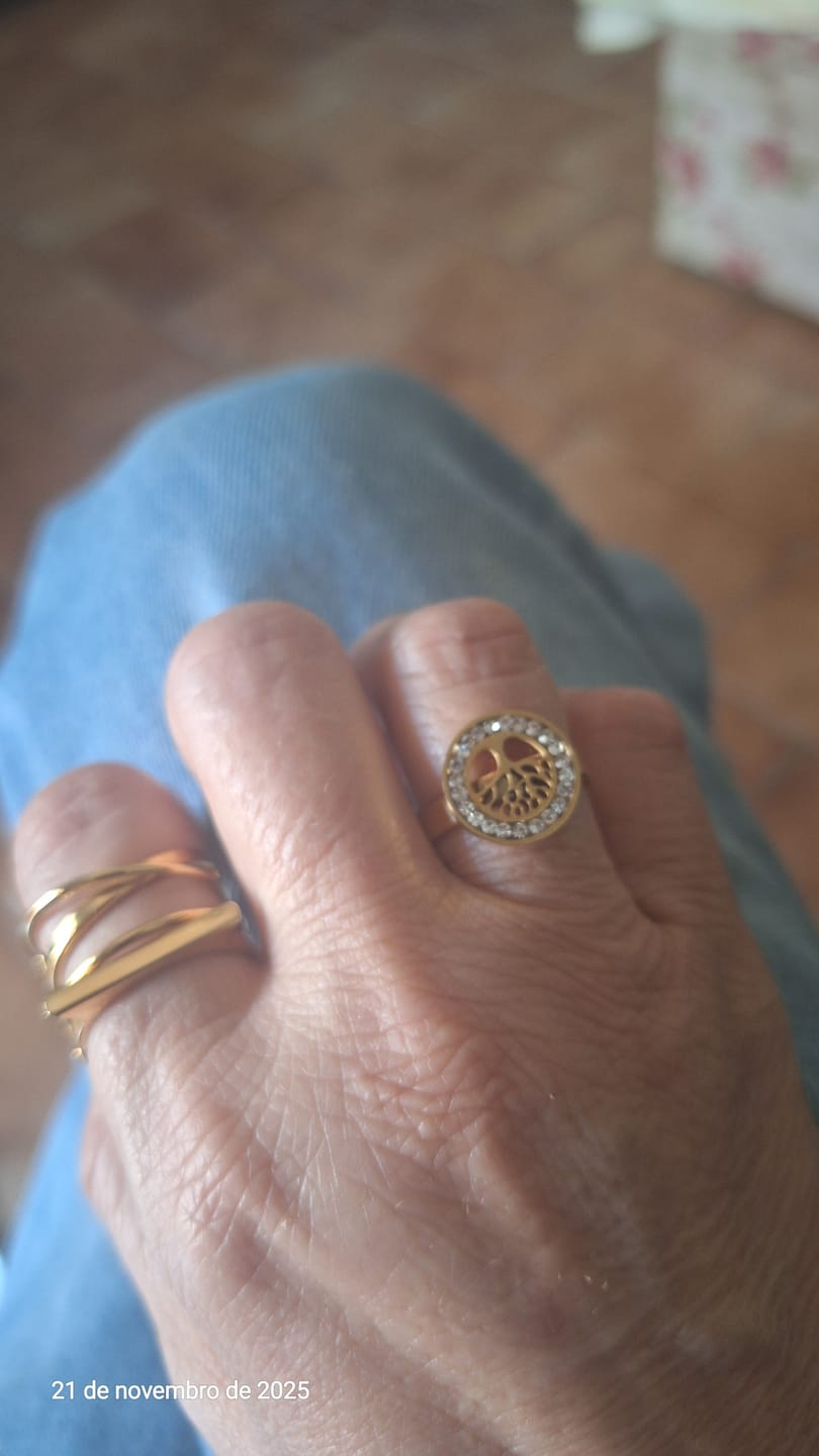 Customer photo review of Anel Árvore da Vida Banhado em Ouro 18K