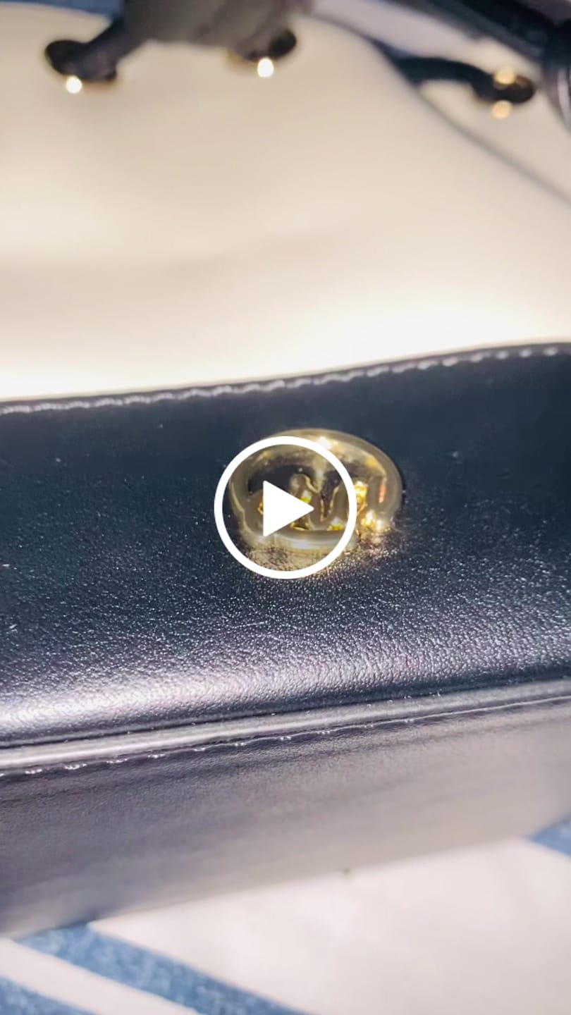 Customer video review of The Monroe Bucket Bag