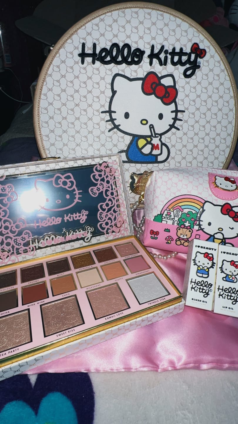 Customer photo review of Colección Completa | Hello Kitty