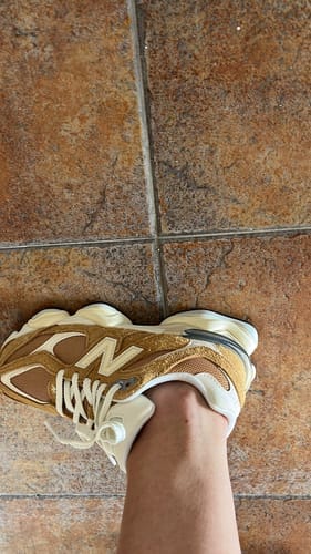 Customer photo review of New Balance 9060 Great Plains with Calcium and Linen U9060HMT - Hemen Kargoda