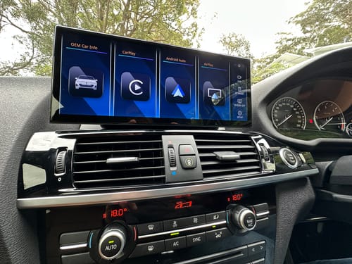 Customer photo review of 12.3'' Ultra CarPlay Android Auto Linux screen for BMW X3 F25 X4 F26 2011-2017