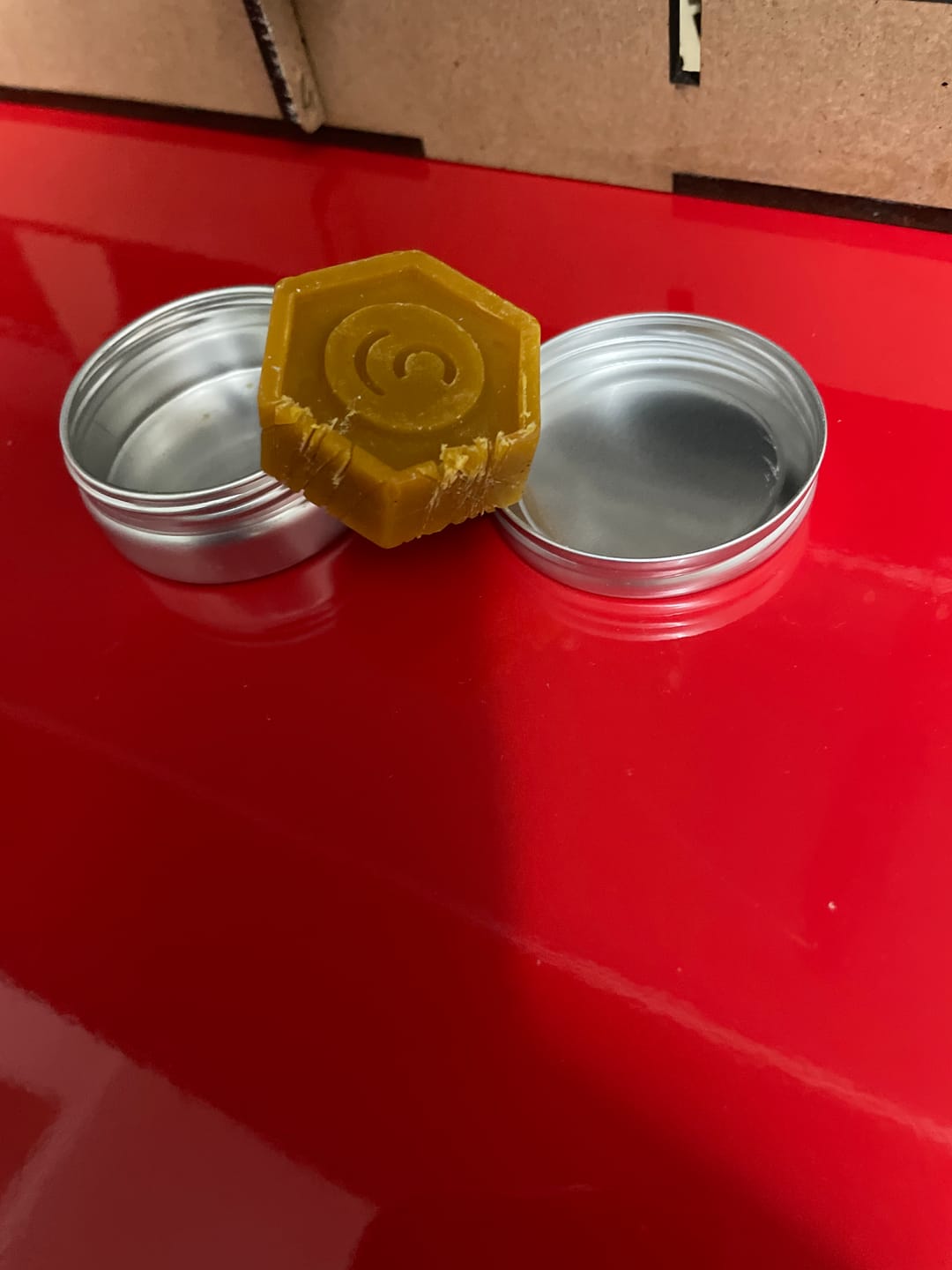Customer photo review of Taco de cera para hilos 100% natural