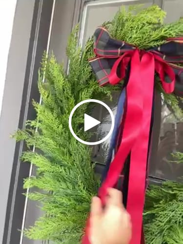 Customer video review of Cedar Wreath
