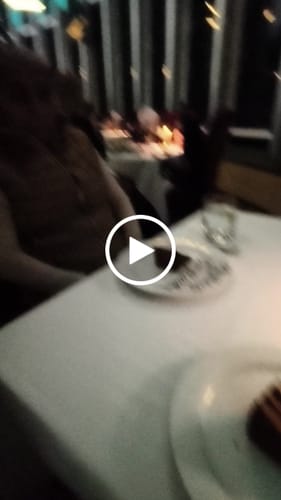 Customer video review of Menú Golden