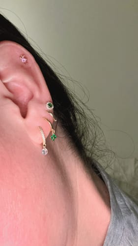 Customer photo review of Broquel Zirconia Oro 10k