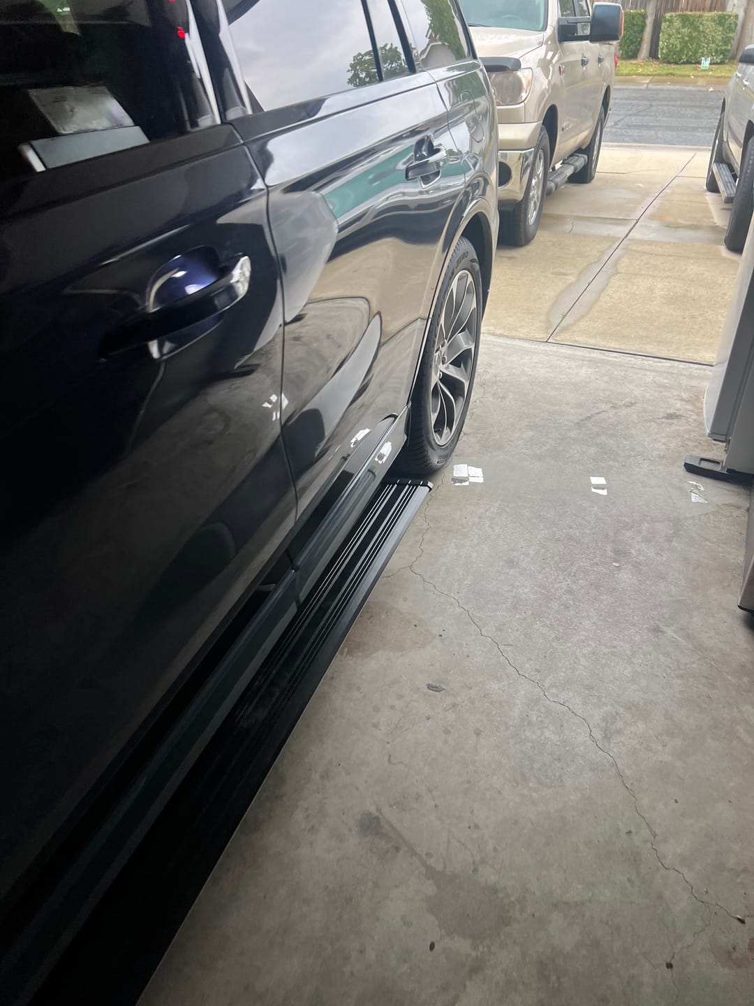 Customer photo review of Lincoln Aviator Running Boards 2020-2025 - BACKORDER AVAILABLE - 4 WEEKS DELIVERY TIME