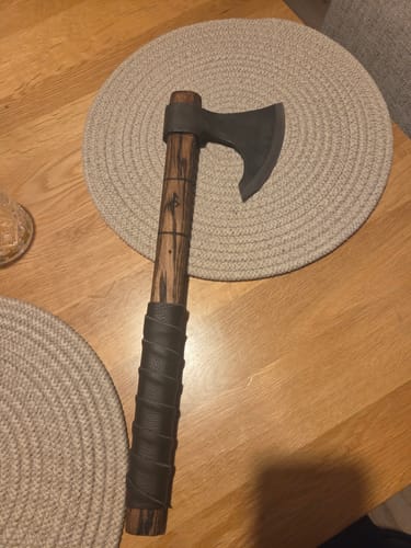 Customer photo review of Runed Bearded Axe