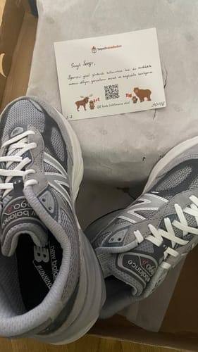 Customer photo review of New Balance 990v6 Grey Junior GC990GL6
