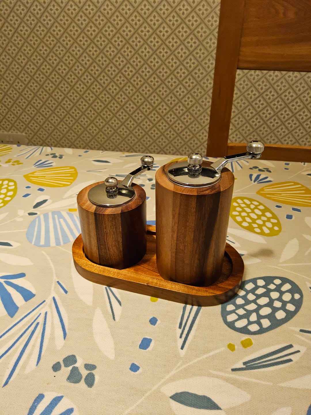 Customer photo review of Belleek Living Acacia Salt & Pepper Mill Grinder Set