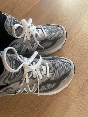Customer photo review of New Balance 990v6 Grey Junior GC990GL6