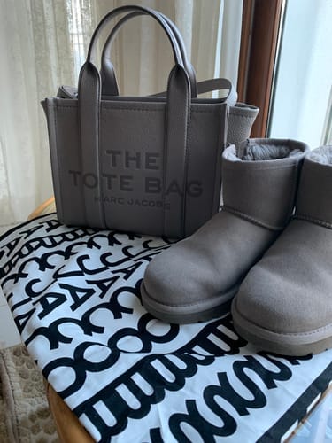Customer photo review of Marc Jacobs Women's The Leather Small Tote Bag Cement