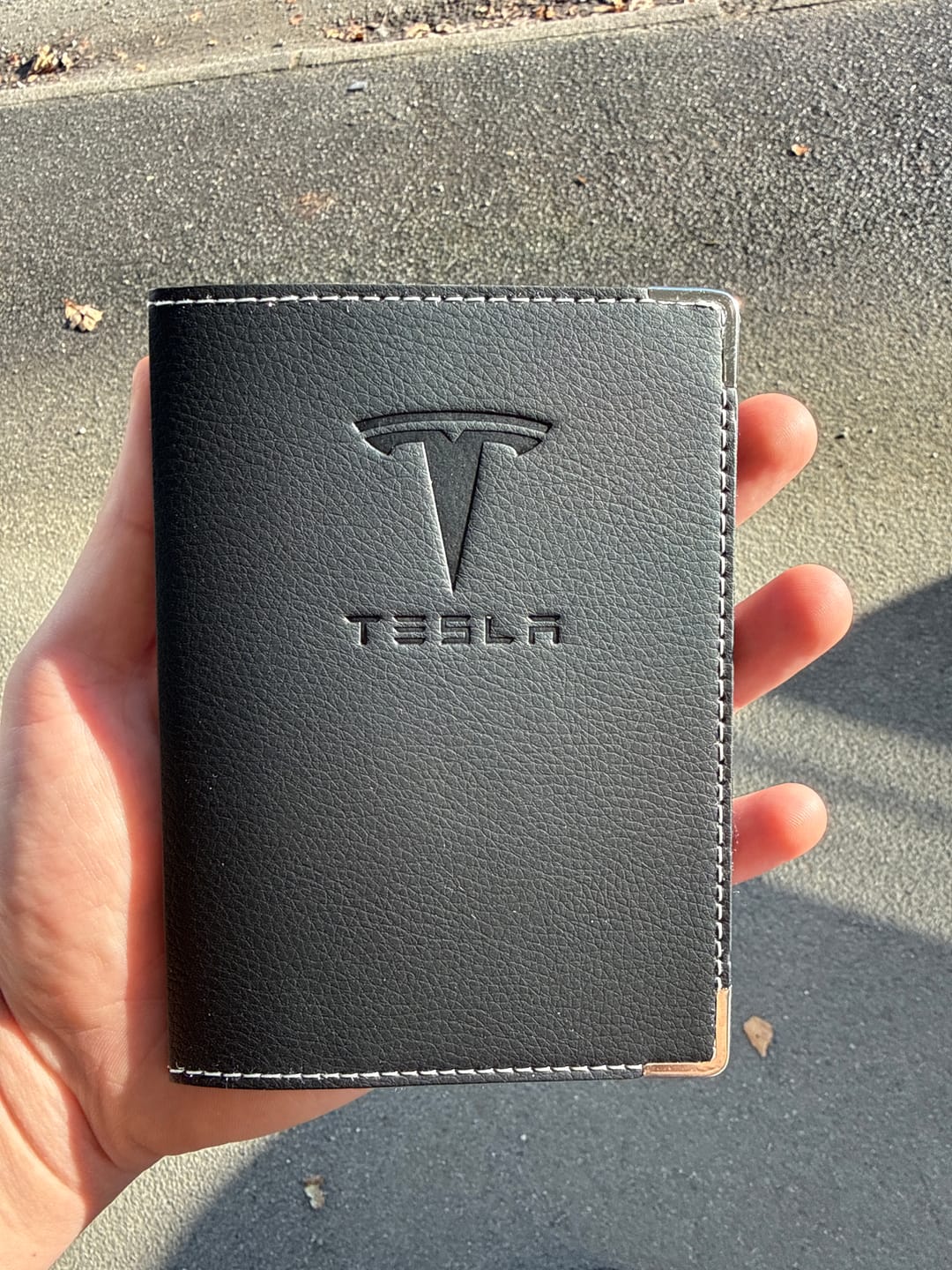 Customer photo review of Porte Carte Grise Tesla