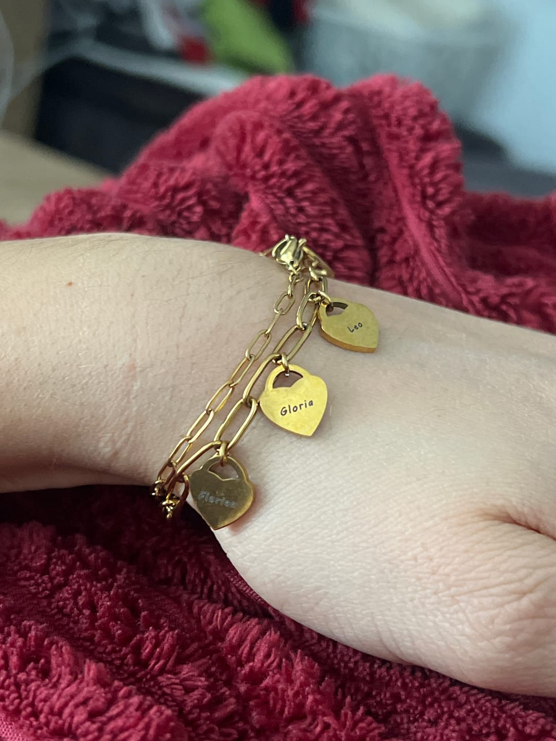 Customer photo review of Armband mit personalisierten Herzanhängern