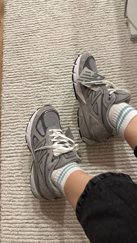 Customer photo review of New Balance Made in USA 990v4 Core Grey with Silver U990GR4