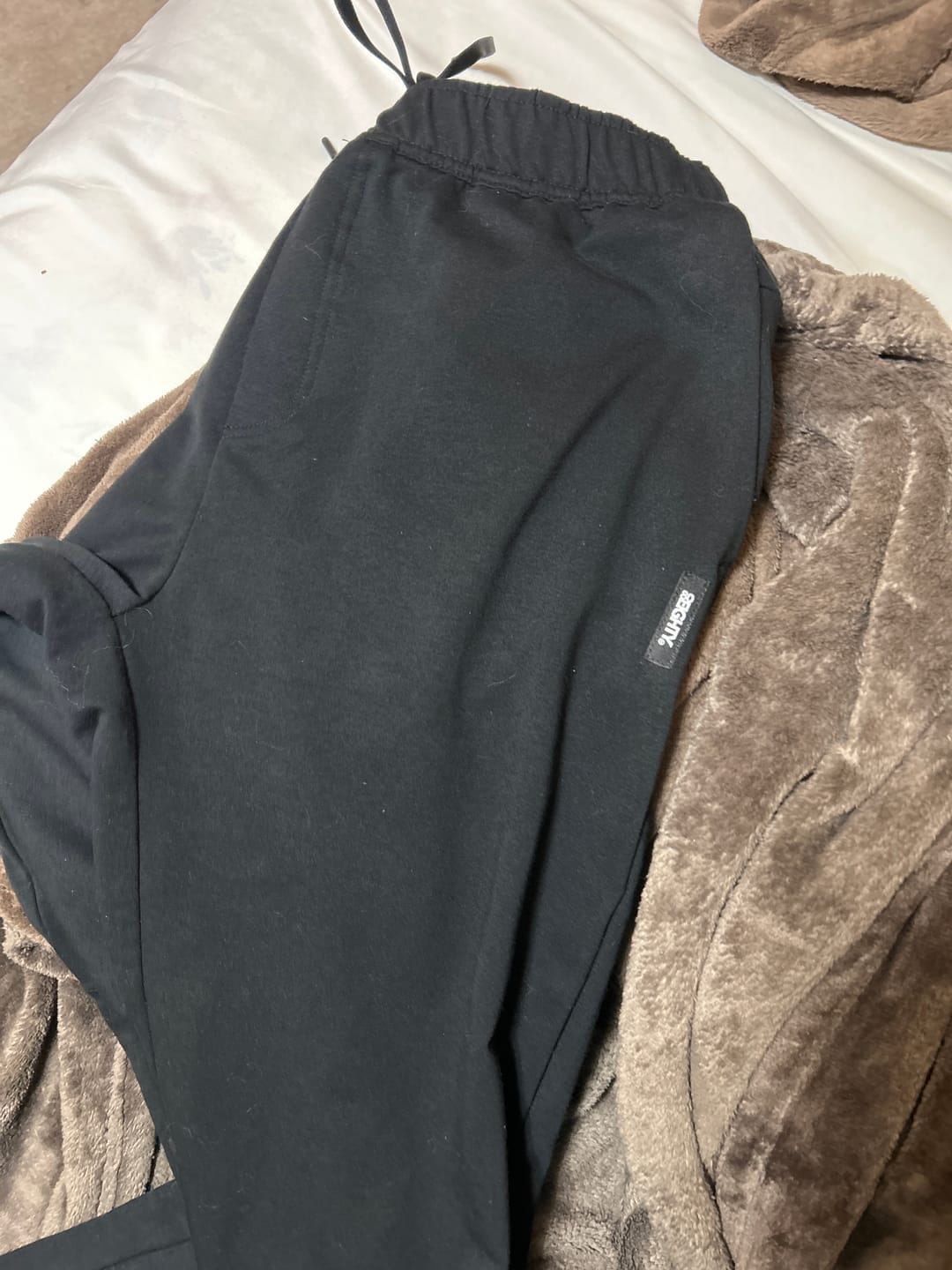 Customer photo review of 80Eighty® Noir Perform Pant