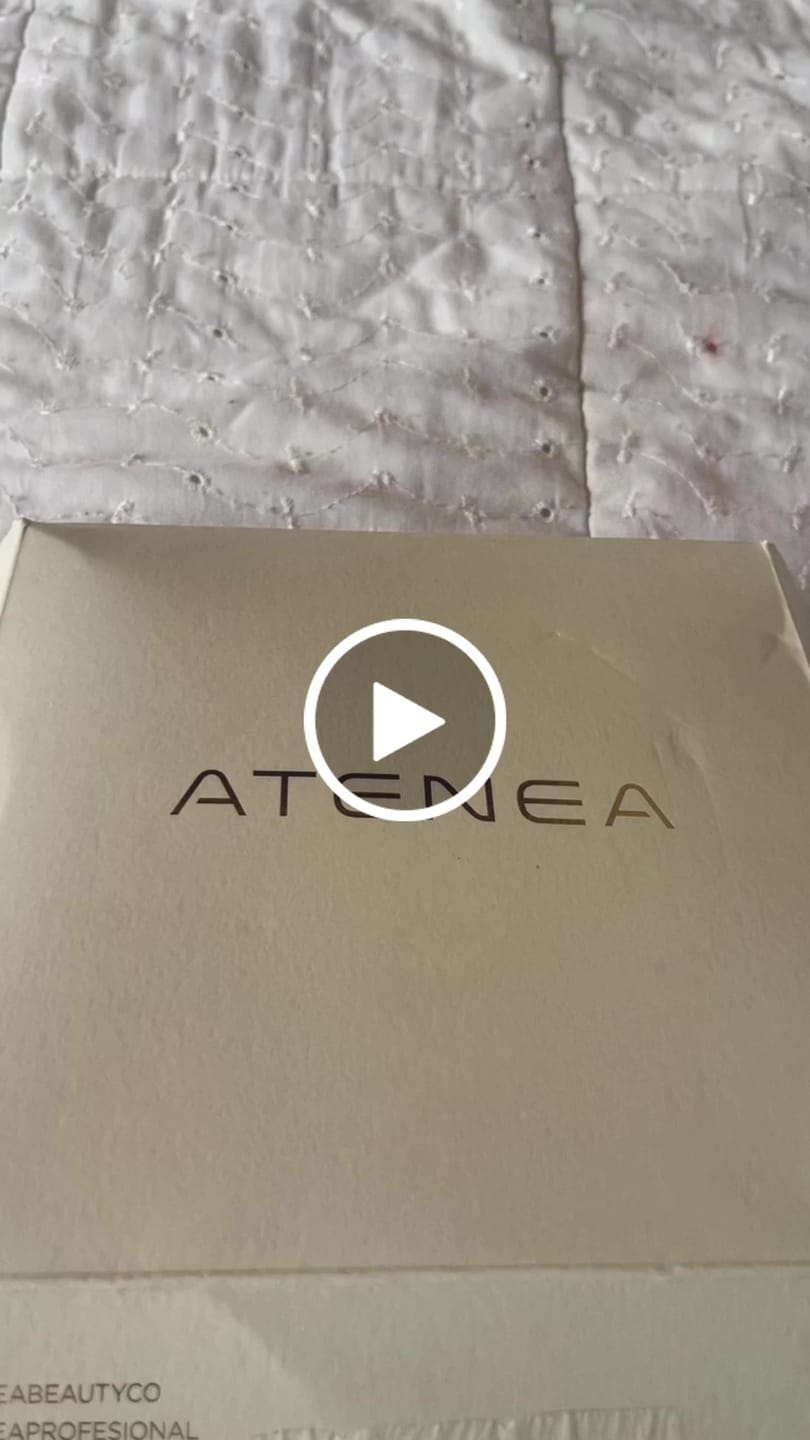 Customer video review of PALETA DE POLVOS COMPACTOS NATURAL TOUCH