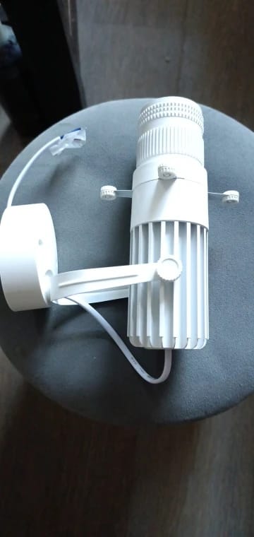 Customer photo review of Adjustable Focus COB Led Downlight Surface Mounted 15W 20W LED Ceiling Spotlight For Background Bar Restaurant Museum Decor