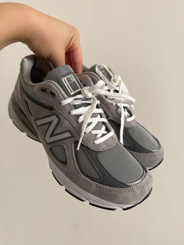 Customer photo review of New Balance Made in USA 990v4 Core Grey with Silver U990GR4