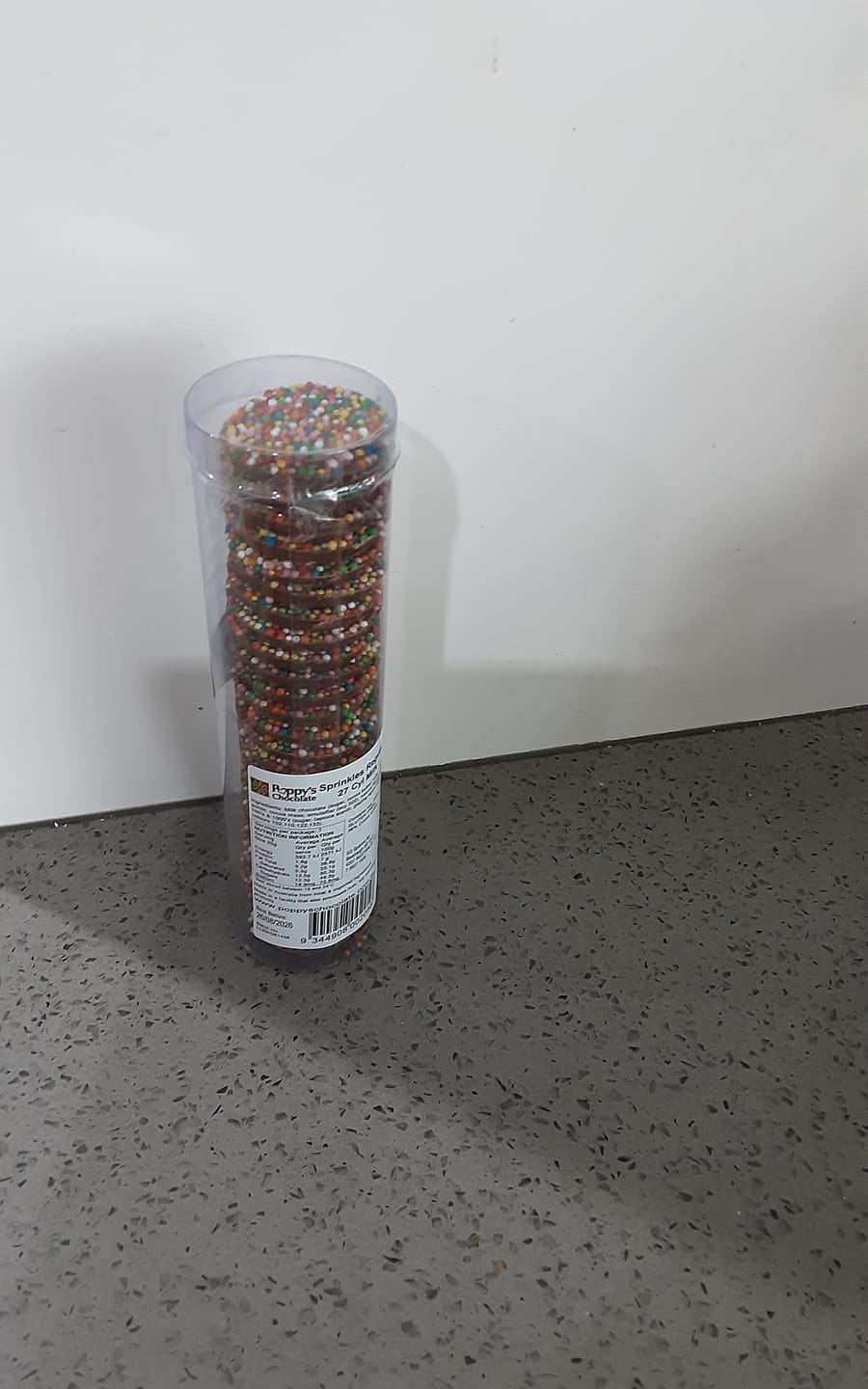 Customer photo review of Sprinkles Milk Chocolate Regular size 27/cylinder