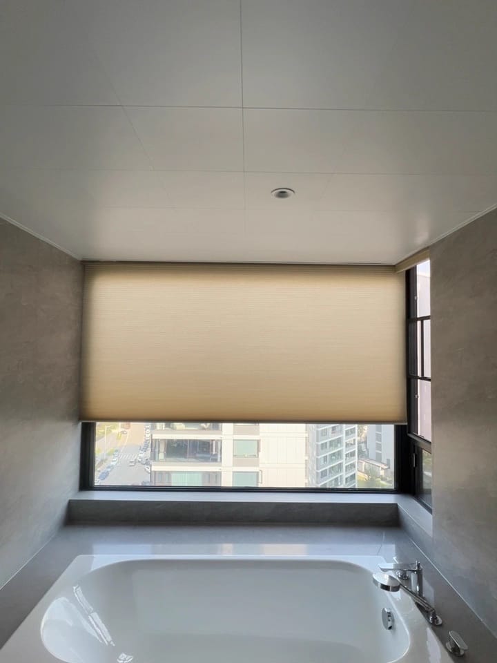 Customer photo review of Bringnox Blackout Motorized Cellular Shades