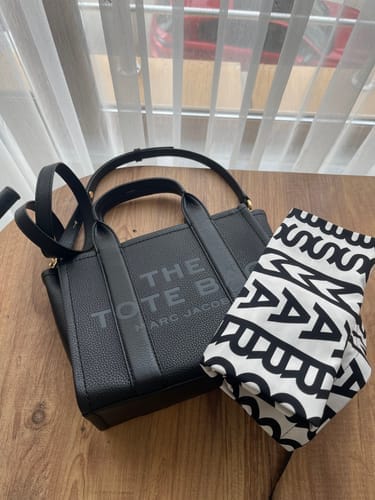 Customer photo review of Marc Jacobs Women's The Leather Small Tote Bag Black