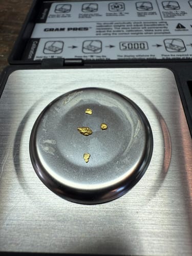 Customer photo review of 10 Lb. NUGGET RESERVE ELITE™ Gold Paydirt Unsearched