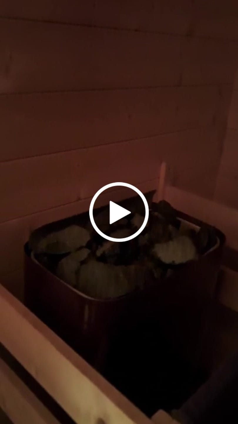 Customer video review of Sauna Aufguss Discovery Box 1