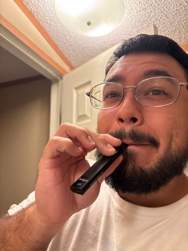 Customer photo review of 1 Gram HHC Vape Pen | Watermelon Zkittles - Indica